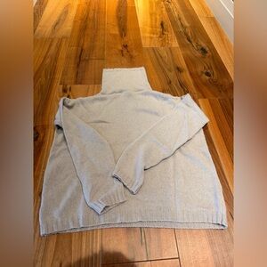 Women Gray Turtleneck Sweater
Size S/M